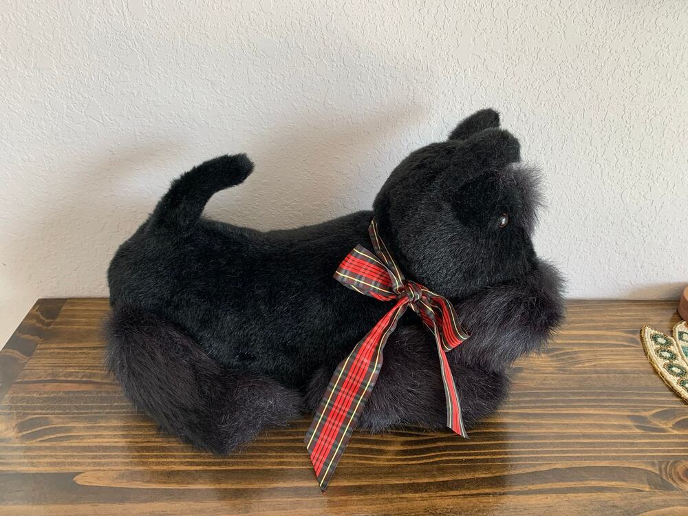 Vintage 1982 Elegante by Dakin Black Scottish Terrier Scottie Plush Dog Tartan